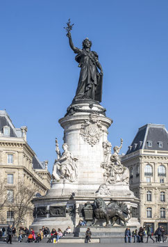A VIRTUAL WALK FROM THE HÔTEL DE VILLE TO RÉPUBLIQUE