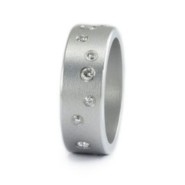 ANILLO DE TITANIO PURO Y DIAMANTES