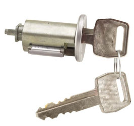 Cylindre + clé de commutateur de demarrage -  Ignition cylinder and key
