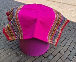 PICKNICKKLEED/DRAAGDOEK GROOT EFFEN MAGENTA MET STROKEN AAN ZIJKANT (130 X 125 CM) - TITICACA