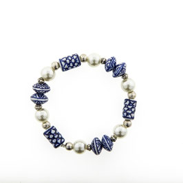 ARMBAND DELFTS BLAUW WITTE PARELS (A366) - HEINEN DELFTS BLAUW