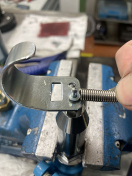 2x Nieten für Feder Haubenspanner