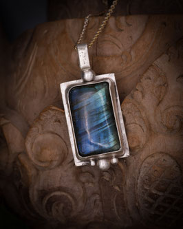The Nocturnal Window | Blue Labradorite Pendant (935)
