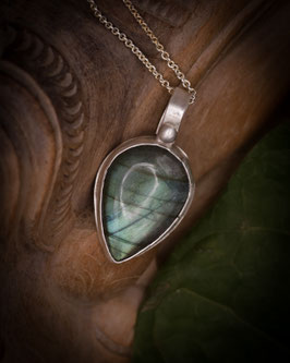 The Aurora Veil | Inverted Tear Labradorite Showcase Pendant (935)
