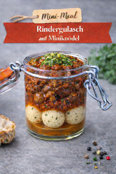 Rindergulasch auf Miniknödel