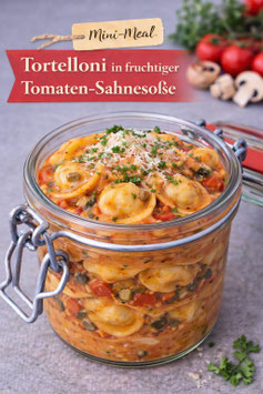 Tortelloni in fruchtiger Tomaten-Sahnesoße
