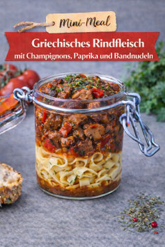 Griechisches Rindfleisch mit Champignons, Paprika und Bandnudeln