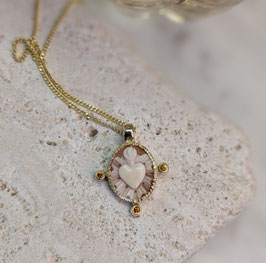 hanger sacred heart camee 14 krt goud met oranje saffier(excl collier)