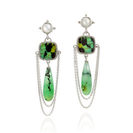 oorbellen zilver met echte vlinder vleugel, witte maansteen en chrysopraas