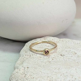 Ring 14 karaats goud met roze toermalijn in ronde zetting