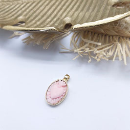 Hanger 14 krt goud met roze schelp camee sacred heart op bestelling