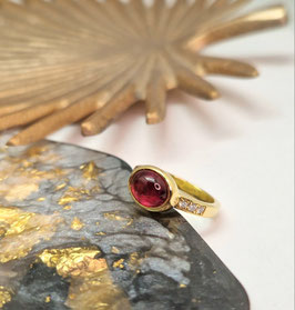 Ring goud met roze toermalijn en diamant