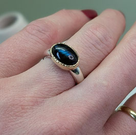 ring zilver met labradoriet gezet in goud