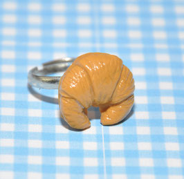 Croissant Ring