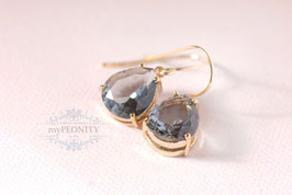 Rauchgraue oder helle Opal Glas Tropfen, vergoldete Ohrringe