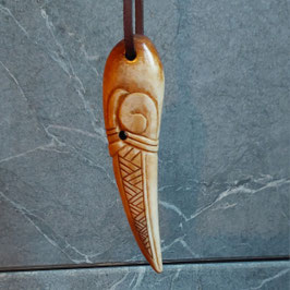 Anhänger aus Geweih Rabenkopf