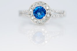 Ring aus Weißgold mit blauem Safir und Brillanten Princess-Collection big