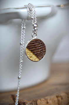 Damenkette aus Holz mit Eichen-Fachwerk, 24 Karat Blattgold und 925 Silber Ø 14 mm