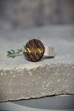 Ring aus Eichenholz Ø 18 mm – 925 Silber Ringschiene 8 mm mit 24 Karat Blattgold R13