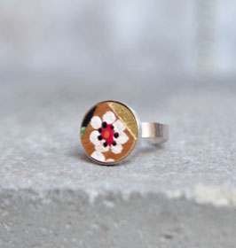 Holzschmuck-Unikat Gefasster Ring Silber aus recyceltem  Holz und Gold