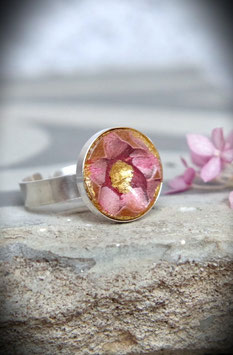 Ring mit bemaltem Altholz und Blattgold in 925 Silber – echtes Unikat