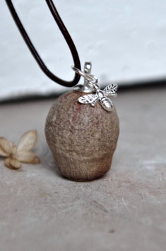 Eukalyptus-Samenkapsel-Anhänger mit Bienen-Charm aus 925 Silber