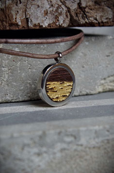 Eichenholz‑Anhänger mit Blattgold in Edelstahlfassung – 18 mm K106