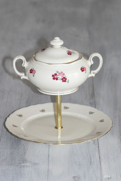 Etagère mit Blümchen-Zuckerdose, Nr. 10