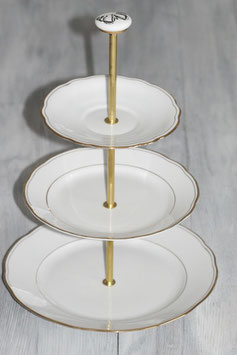 Etagère mit Goldrand, Nr. 7
