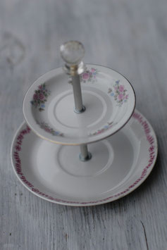 Etagère Nr. 145, 2-stöckige Etagère fein, mit Blumenmuster