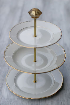 Etagère Nr. 139, 3-stöckige Etgarère weiss mit Goldrandtellern