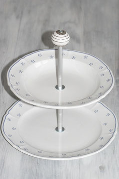 Etagère mit blauen Blümchen, Nr. 6
