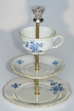 Etagère Nr. 48, mit blauen Blümchen