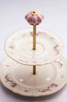 Etagère Nr. 1210, fein mit Blumenmuster