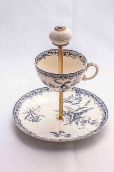 Etagère Nr. 1223, fein und zart