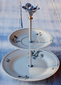 Etagère "mit grauen Rosen", Nr. 302