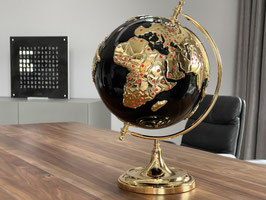 Luxuriöser Design Globus mit Rubin-farbenen Kristallen, schwarz/gold