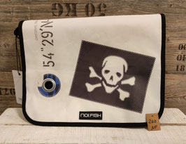 NoFish Umhängetasche Sail Gr. L Totenkopf