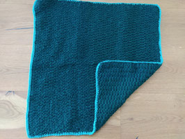 Kuscheldecke blau, hellblau umrandet