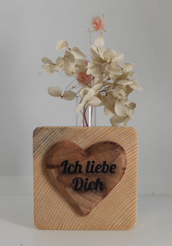 Ich liebe Dich - Tischdekoration aus Holz mit Herz