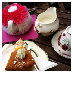 TEATIME IN SCHOTTLAND
