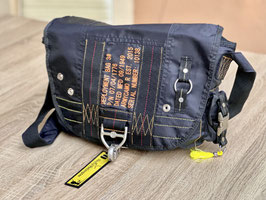 Umhängetasche im US Army Para Bag Style