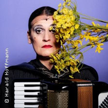 Carmela de Feo - groß! blond! erfolgreich!  (175) Samstag, 11.12.2027 | 20:00 NÜRNBERG | Gutmann am Dutzendteich
