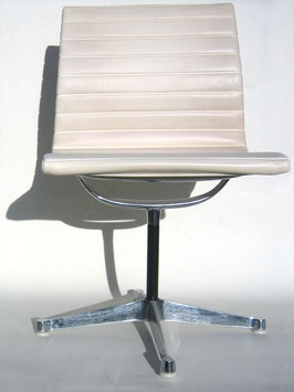 Eames Alu Chair EA 103