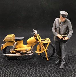 Figurendesign Bauer | Geldbote mit Moped BRD 1960 1:22,5 / IIm