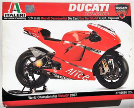 Maqueta Ducati GP 2007 (Italeri)