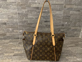 Louis Vuitton Monogram Canvas Totally PM