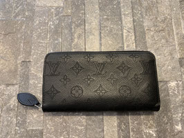 Louis Vuitton Monogram Mahina Zippy Geldbörse in Schwarz