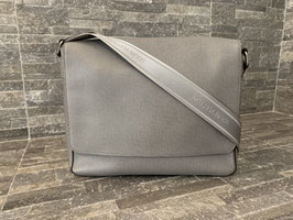 Louis Vuitton Taiga Leder Roman MM Messenger in Glacier