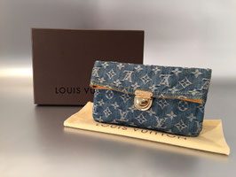 Louis Vuitton Monogram Denim Pochette Plate in Blau